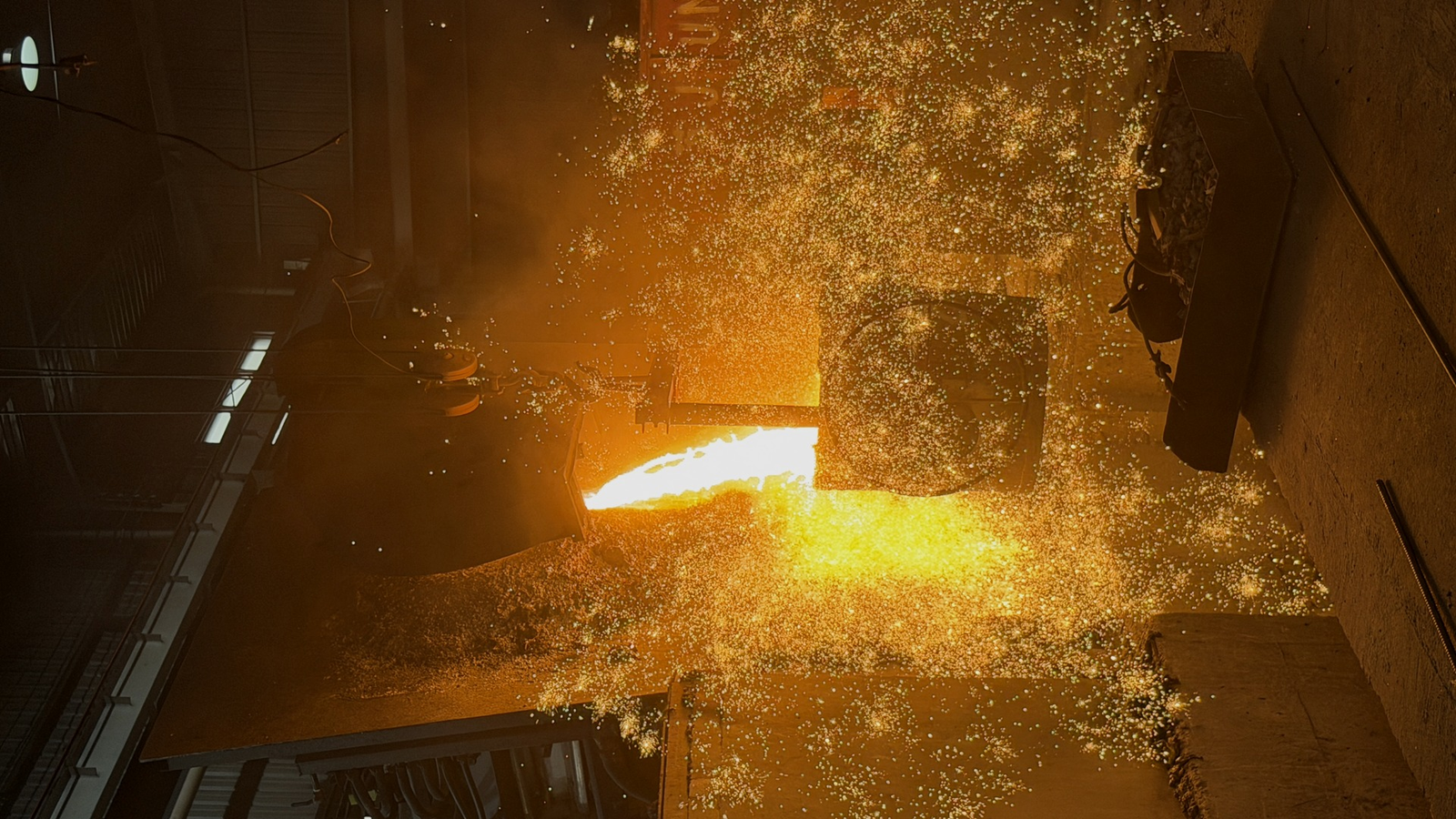 Mining operation with grinding mill equipment